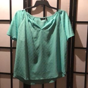 Short sleeve top